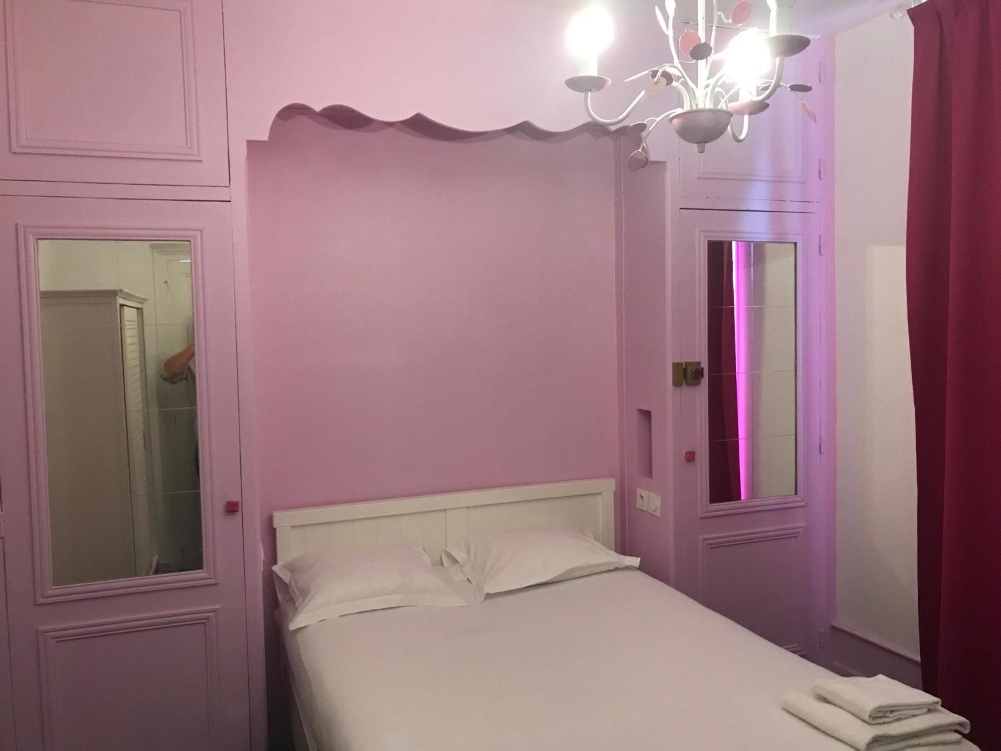 Hotel Couleurs Sud Centre-Ville Gare ชาร์เลอวิลล์-เมซิแยร์ ภายนอก รูปภาพ