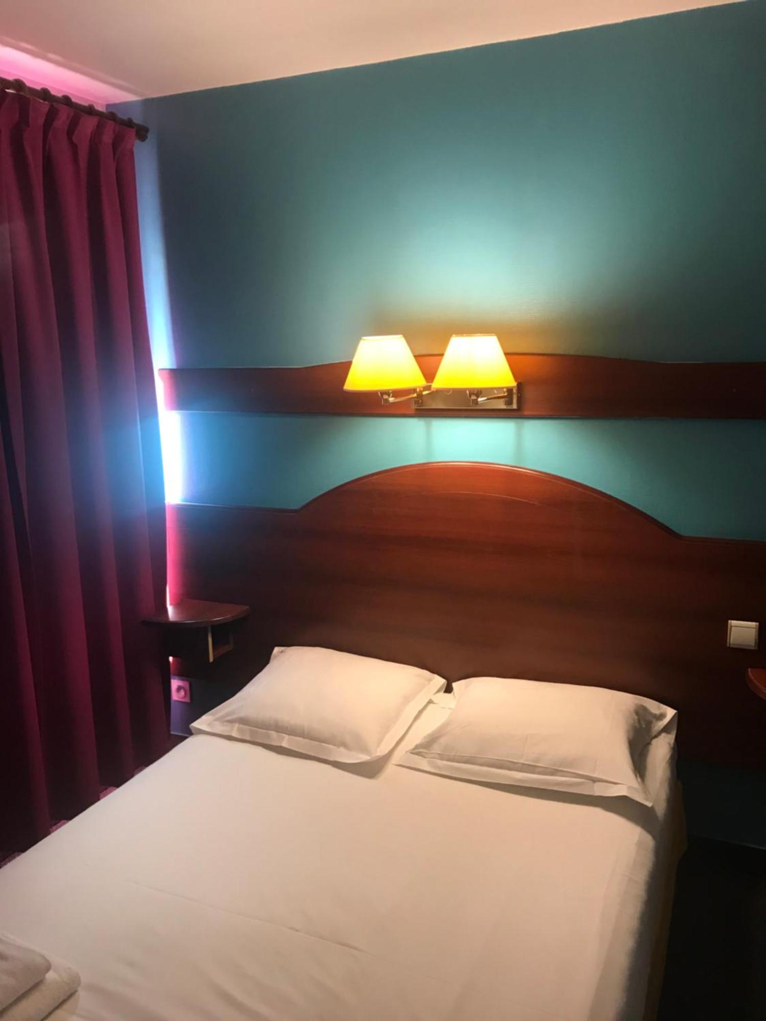 Hotel Couleurs Sud Centre-Ville Gare ชาร์เลอวิลล์-เมซิแยร์ ภายนอก รูปภาพ