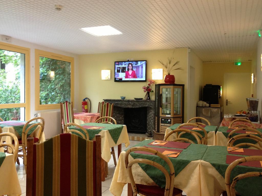 Hotel Couleurs Sud Centre-Ville Gare ชาร์เลอวิลล์-เมซิแยร์ ภายนอก รูปภาพ